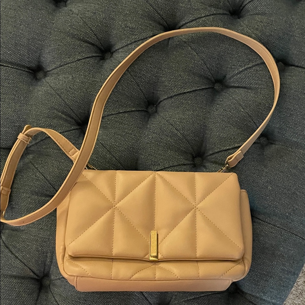 Elegant Cream/Tan Quilted Shoulder Bag
